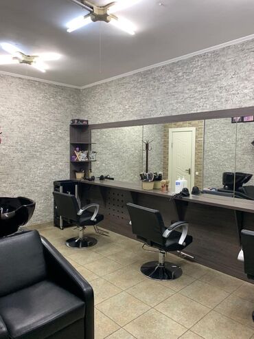 парикмахерские оборудования: Продаю Салон красоты 29 м², 2 комнаты, 1, С ремонтом, Без оборудования, Многоэтажное жилое здание