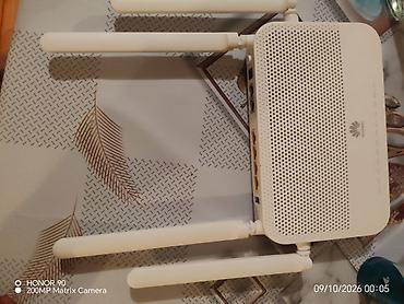 iphone 13 mini irsad: Huawei Wi‑Fi router - Model: Huawei (4 antenalı, ağ korpus). - — 1