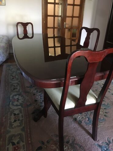 стол и стулья в гостиную: Комплект стол и стулья Для зала, Б/у