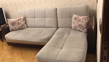 Мебель: L‑şəkilli yumşaq künc divan - Rəng: açıq boz oturacaq və arxalıq — 2