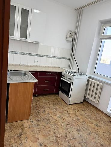 106: Сдаётся 2х комнатная квартира с отдельной кухней и застеклённой — 1
