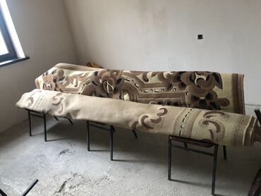 Satılır 3 metr eni 7 metr uzunu 
250 azn endirim olar
070 286 92 66