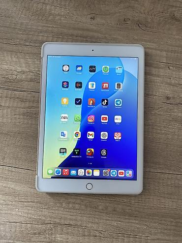 Планшеты: Планшет, Apple, память 64 ГБ, 10" - 11", Wi-Fi, Б/у, Детский цвет - Золотой — 2