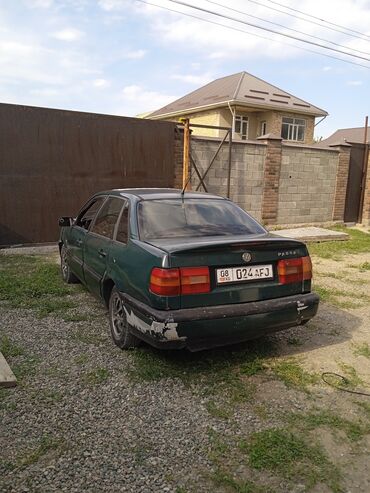 volkswagen lt 35: Volkswagen Passat: 1994 г., 1.8 л, Механика, Бензин, Седан