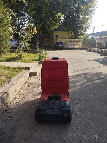 Детский транспорт: Детский электромобиль-грузовик (кабина тягача), красный. - — 3