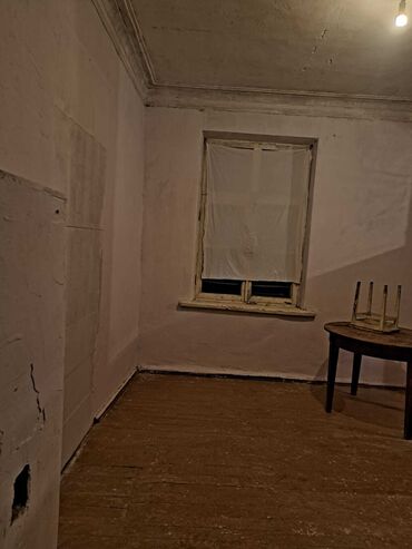 bülbüle kiraye evler: Bina evinin 1ci mertebesinde boş otaq kirayə verilir. Otaq