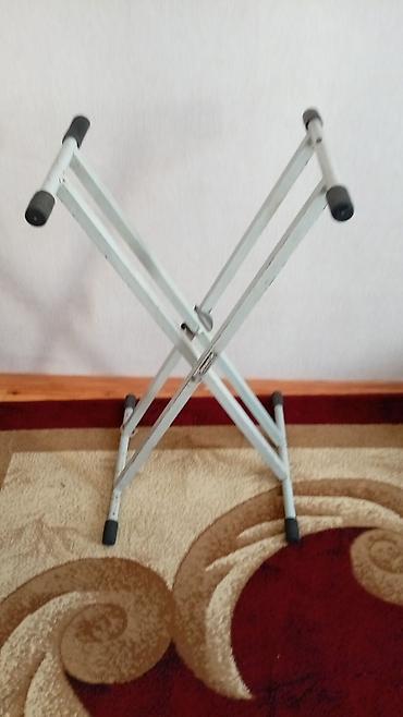 ты стенд: Dəmir çərçivəli, qatlanan “X” formalı dayaq/altlıq. - Material: metal — 1