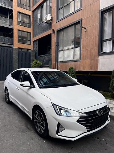 k 8: Hyundai Elantra: 2018 г., 1.6 л, Вариатор, Бензин, Седан — 4