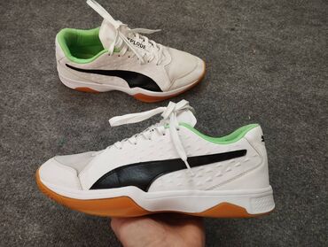 Ботинки: Orginal puma olcu 44.5 qiymet: 35 azn (qiymete gore narahat eleme )