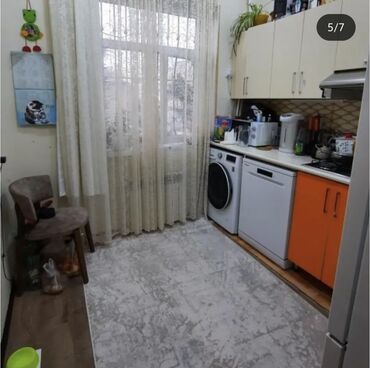 Açılan, 1 qapı Düz dolab, Servant