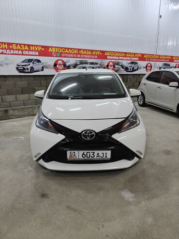 купить китайский автомобиль в бишкеке: Toyota Yaris: 2017 г., 1 л, Робот, Бензин, Хетчбек