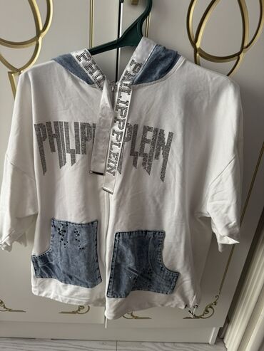 платья из штапеля фасоны: Спортивный костюм Philipp Plein, состоящий из укороченной толстовки на