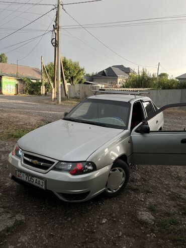 мини пылесос для автомобиля: Daewoo Nexia: 2010 г., 1.5 л, Механика, Бензин, Седан
