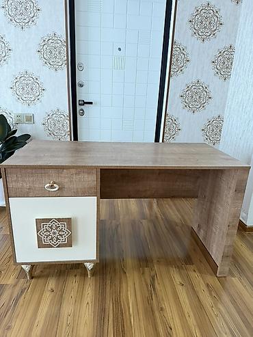 qabaq ustol: Düz masa, Stulsuz, Polkalı, Siyirməli, Teksturalı laminat — 1