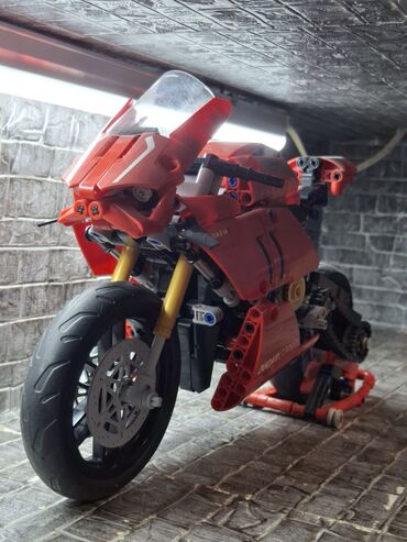 лего чима: Продаю Конструктор LEGO Technic Мотоцикл Ducati Panigale V4R есть