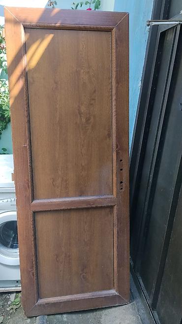 Plastik qapı satılır .çərçivə yoxdu.olcu 1,94/74.vtsp var