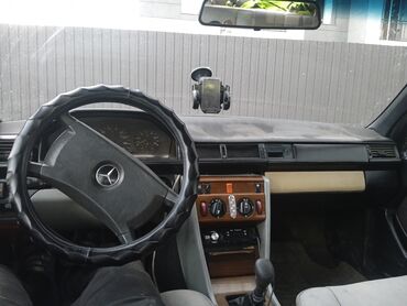 адмен машина: Mercedes-Benz 240: 1988 г., 2.4 л, Механика, Бензин, Седан