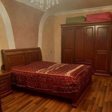 Digər mebel: Yaxşı vəziyyətdədi şkaf tumbo kravat birlikdə 500manat.Real alıcıya