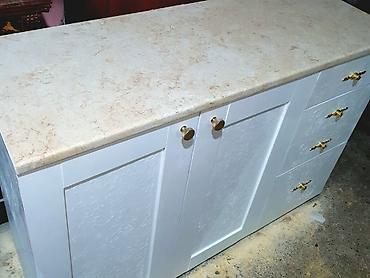 Komode: Komoda – restaurirana, prefarbana i dorađena. Predivna. - Dimenzije — 15