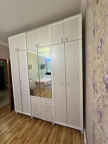 Dolablar: Ağ rəngli, çoxfunksiyalı yataq otağı gardırobu Dolab satilir Qiymet — 1