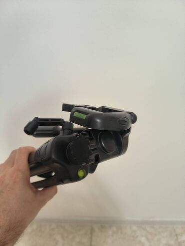 Fotokameralar: Nikon D3300 + 18-55mm obyektiv + Ştativ + Çantalar Tam işlək — 9