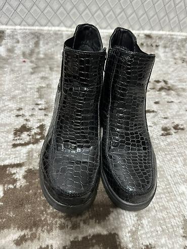 Krasofkalar və idman ayaqqabıları: Maştağadadır Çox az istifadə olunub İçində tam təzəsi də var — 17