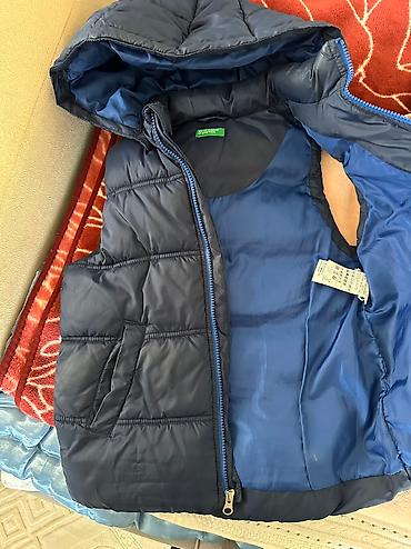 dest geyimler: 7-8 yaş Benetton firmasi 25 azn balaca oldugu üçün satilir — 2