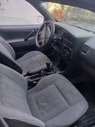 Volkswagen: Volkswagen Passat: 1991 г., 1.9 л, Механика, Бензин, Седан