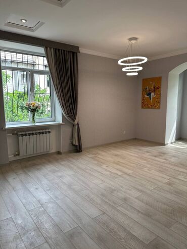 2 комнатные квартиры в бишкеке продажа: 2 комнаты, 44 м², Сталинка, 2 этаж, Косметический ремонт