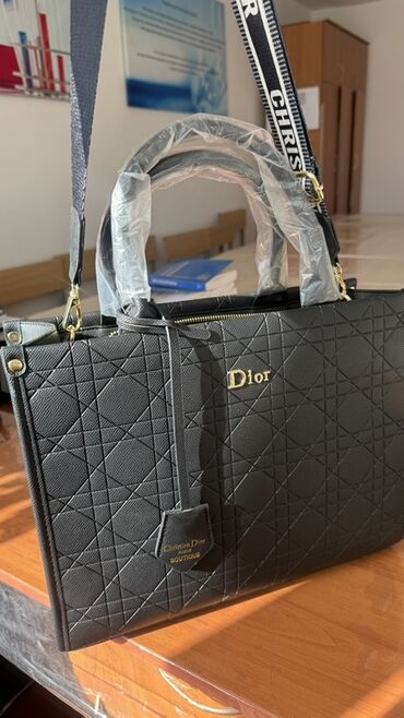 обувь ручной работы бишкек: Сумка-тоут черная с геометрической стежкой. - Материал