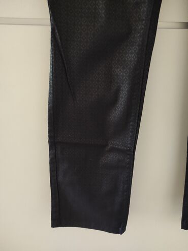 Pantalone: XL (EU 42) — 2