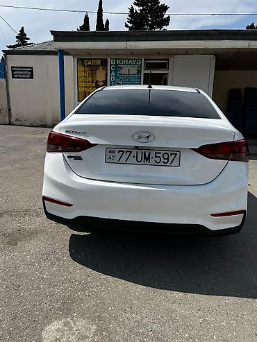 hyundai accent 2012: Hyundai Accent sedan – ağ rəng, 4 qapı, AZ nömrə nişanı. Şəhər üçün — 8