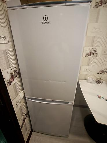 Mətbəx texnikası: İşlənmiş Indesit Soyuducu Satılır, rəng - Ağ, Təkərli — 2