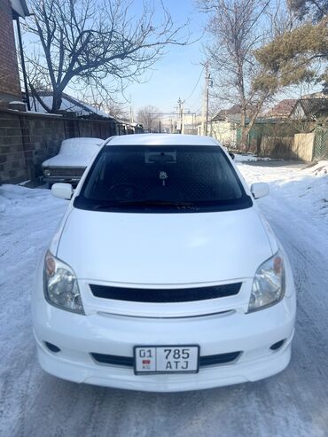 ист: Toyota ist: 2002 г., 1.3 л, Автомат, Бензин, Седан