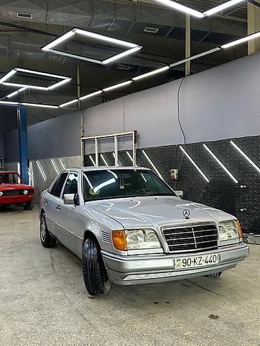 mercedes sedan: Mercedes-Benz W124: 2.5 l | 1994 il Sedan — 1