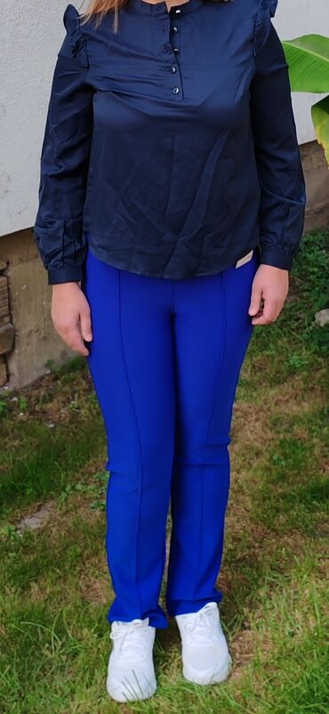 Pantalone: Ženske pantalone u jarko plavoj (kraljevsko plavoj) boji. - Model — 5