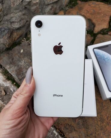 Apple iPhone: IPhone Xr, Б/у, 128 ГБ, Белый, Защитное стекло, Чехол, Кабель, 82 %