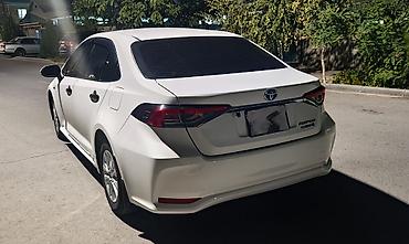 Toyota: Toyota Corolla: 2021 г., 1.8 л, Вариатор, Гибрид, Седан — 3