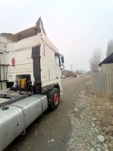 бетон столбы: Сүйрөгүч, DAF, 2001 г.