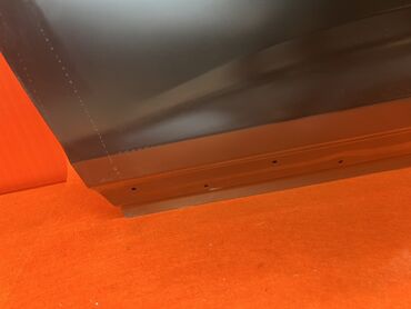 Двери и комплектующие: Новая передняя левая дверь автомобиля, выполненная из металла и — 5