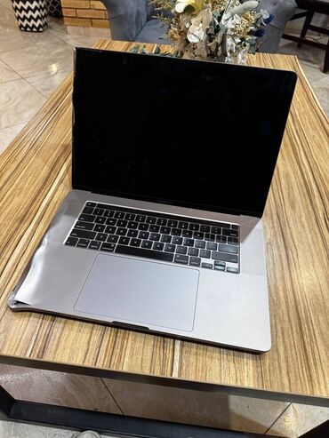 мак х: Ноутбук, Apple, 32 ГБ ОЭТ, Intel Core i9, 16 ", Колдонулган, эс тутум SSD