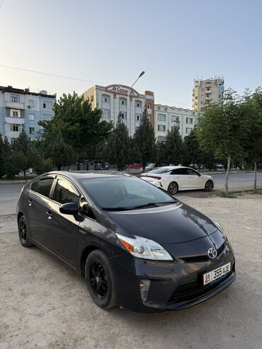 Toyota: Toyota Prius: 2015 г., 1.8 л, Вариатор, Гибрид, Хэтчбэк