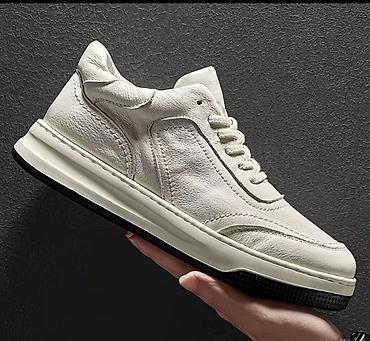 Кроссовки и спортивная обувь: Белые кросовки кожанные размер 42 качество отличное — 6