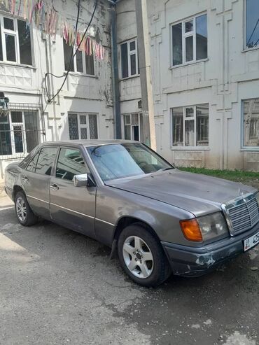 резина на спринтер: Автомобиль Mercedes-Benz в кузове W124. Седан серого цвета с