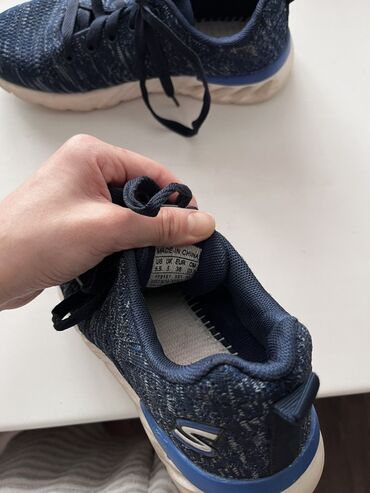 красовка волейболный: Кроссовкалар, 36, Skechers, Колдонулган, түсү - Көк, Өзү алып кетүү