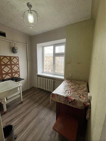 muzhskie kostjumy max house: 1 комната, 30 м², Хрущевка, 3 этаж, Старый ремонт