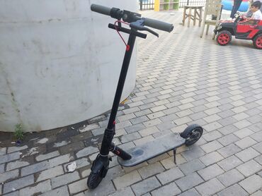 elektrikli scooter qiymeti ucuz: Akkumulyator təzədir
təkər təzədir
təzə krila alinmaldir