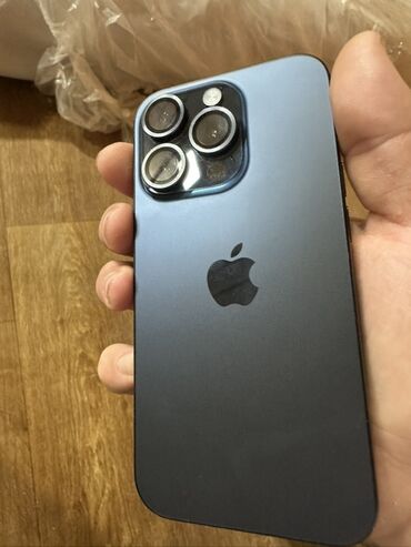 Apple iPhone: IPhone 15 Pro, Б/у, 256 ГБ, Blue Titanium, Защитное стекло, Чехол, 90 %