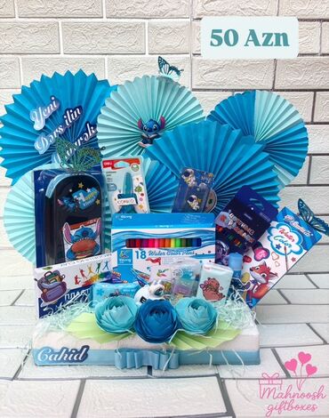 20 nomreli mekteb: School Box – Bilik Günü üçün ideal hədiyyə! 🎁📚 İçərisində keyfiyyətli