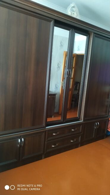 çarpayı gəncə: Yataq desti. hec bir problemi yoxdur. satilir. Unvan Sumqayit